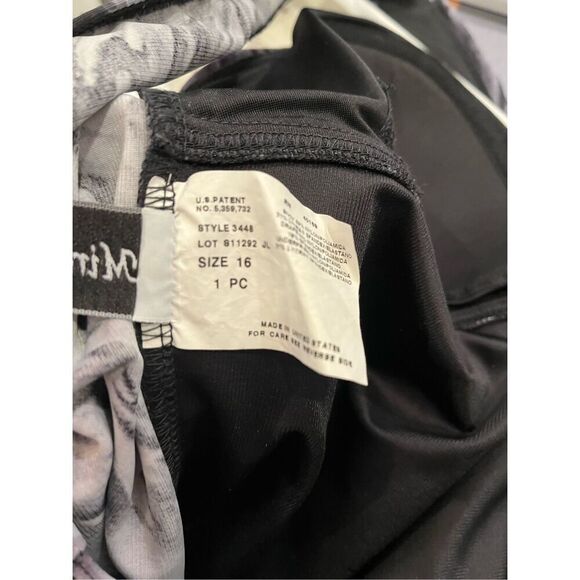 Miraclesuit Gray & Black Watercolor Front Ruched Swimsuit sz 16 EUC - Picture 8 of 8